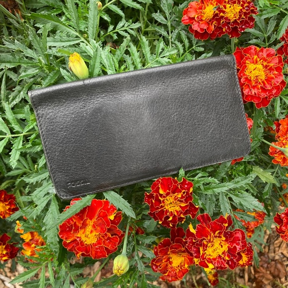 Black leather fossil wallet - Picture 1 of 6